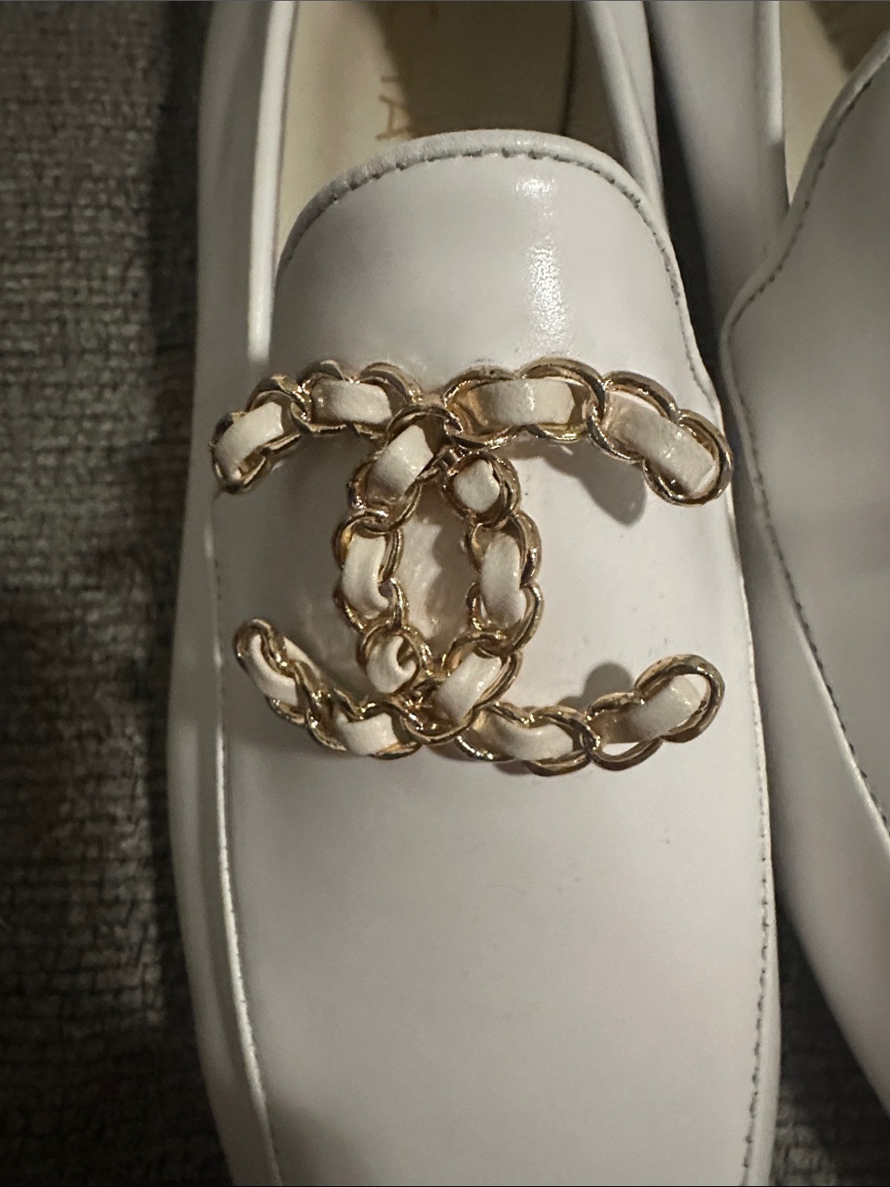 White Leather Chain-Logo Loafers - Picture 7 of 7